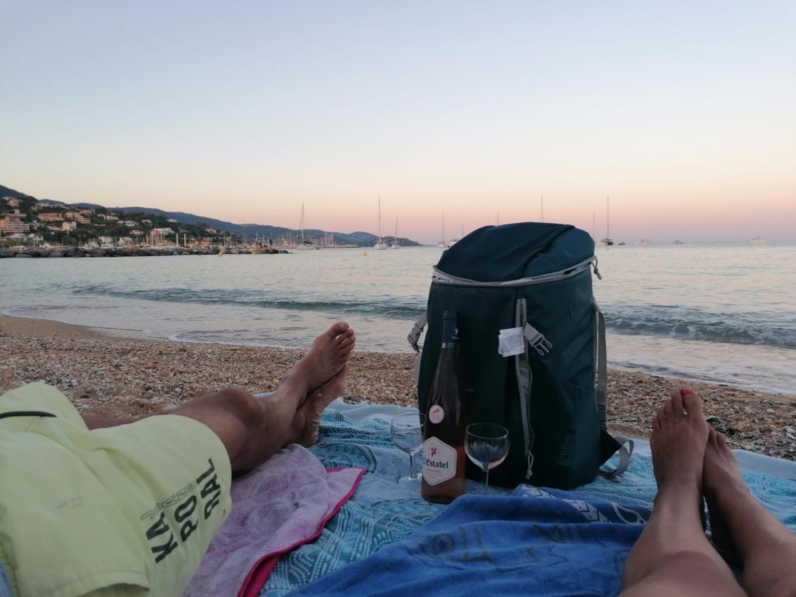 Studio Avec Coin Nuit, 100 M De La Mer Le Lavandou Exterior photo